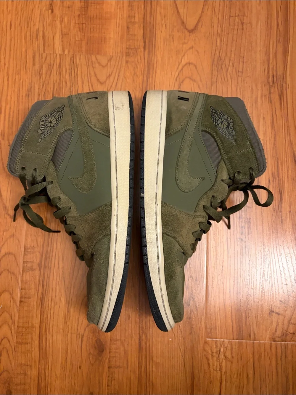 Air Jordan 1 Retro Mid 'Olive Canvas', size 10, with flaws‎